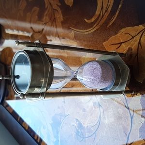 Bombay Sandglass/Compass